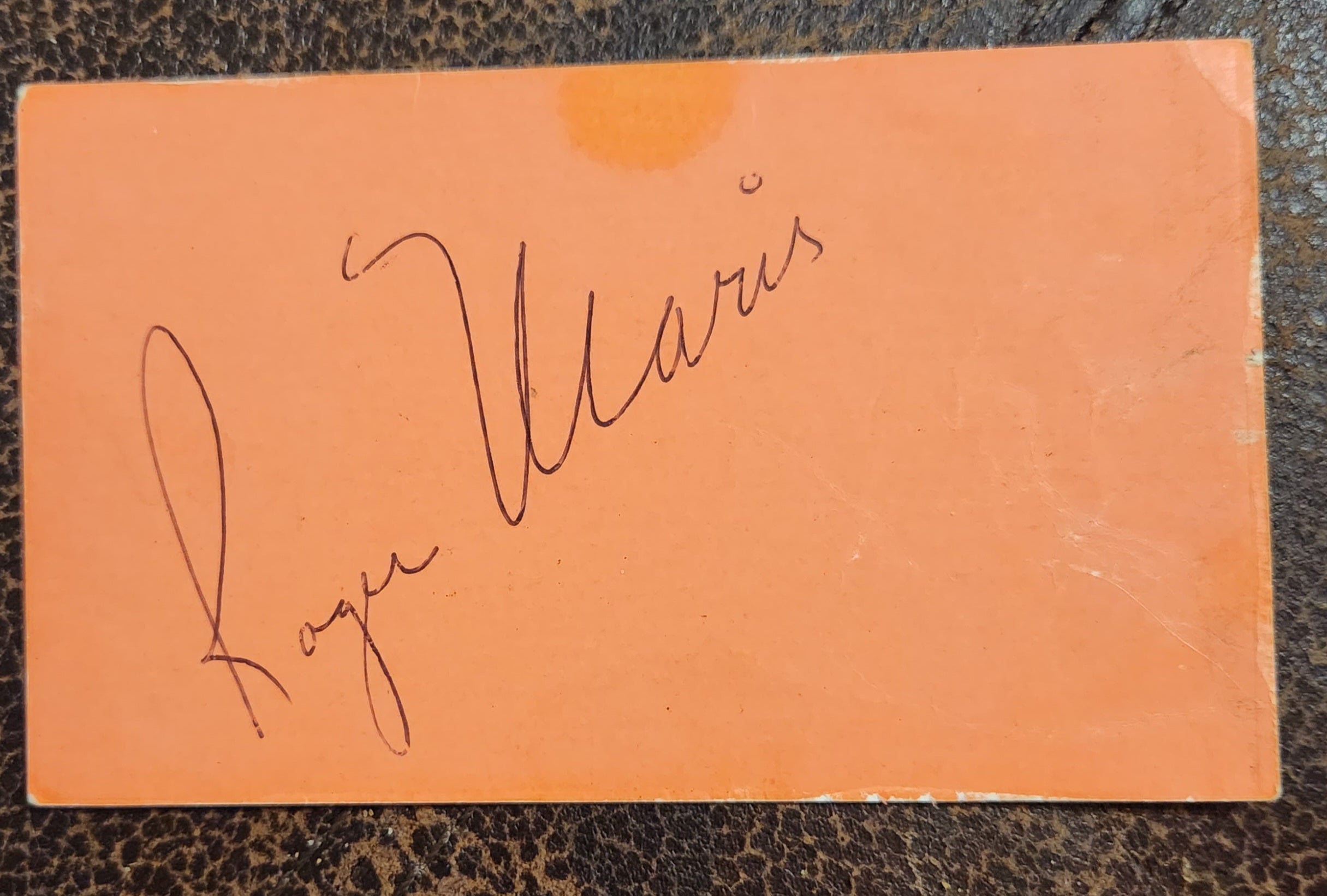 ALL TIME NEW YORK YANKEE GREAT ROGER MARIS HAND SIGNED CARD D.1985