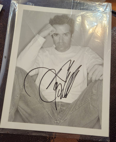 MAGICIAN ILLUSIONIST DAVID COPPERFIELD HAND SIGNED 8X10 PHOTO