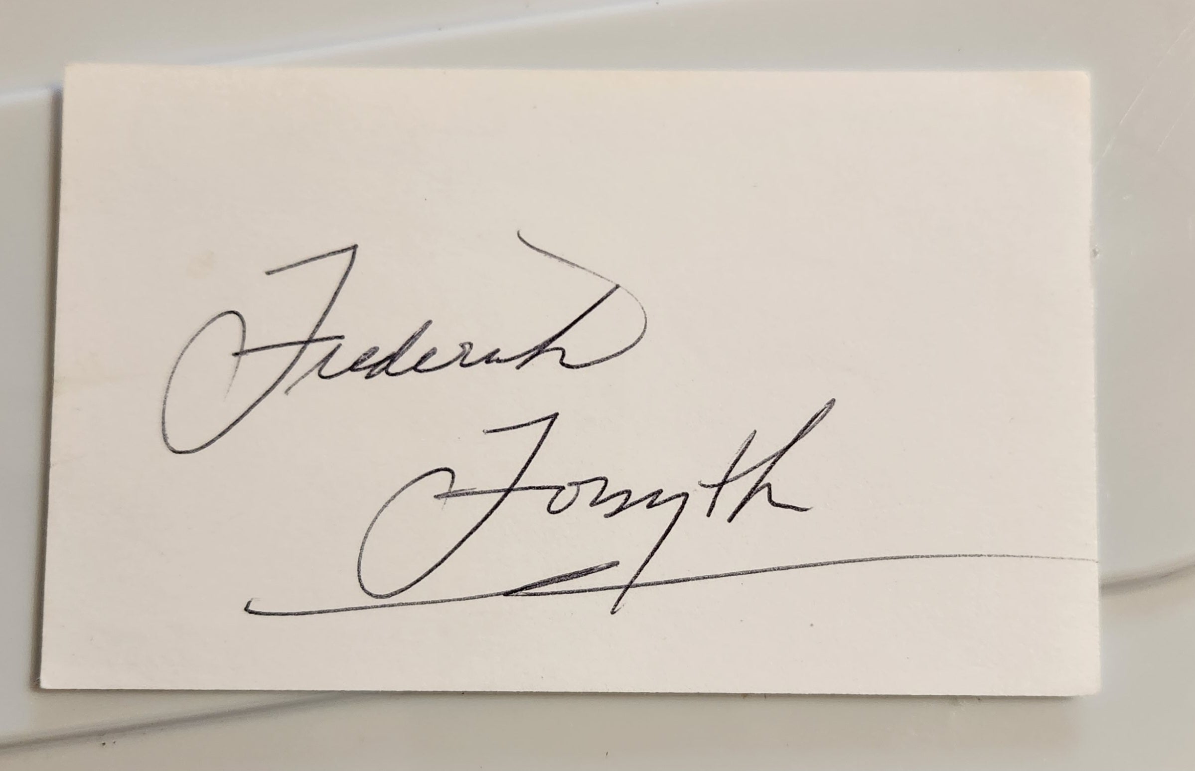 AUTHOR FREDERICK FORSYTH HAND SIGNED CARD