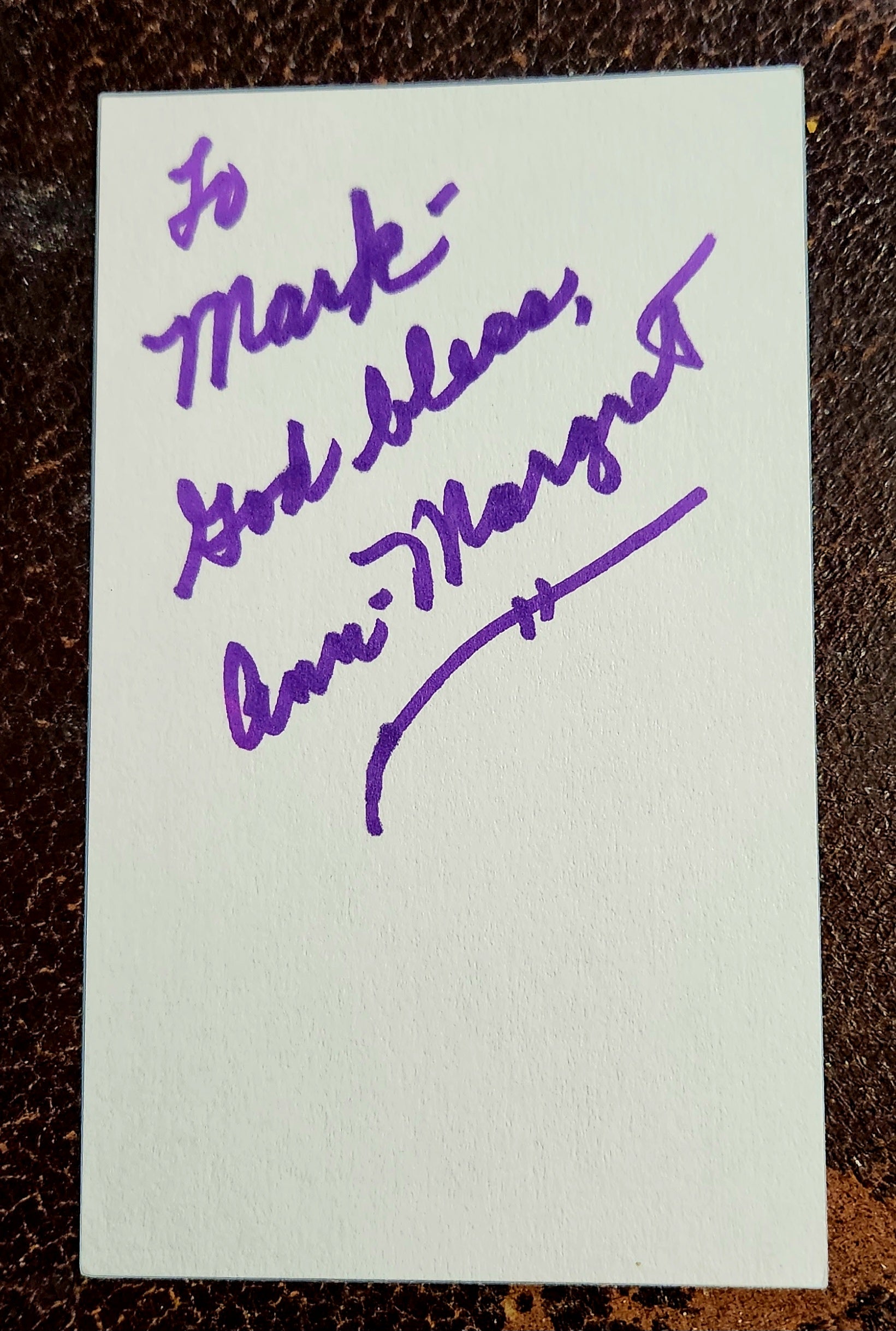 BEAUTIFUL ACTRESS ANN-MARGRET HAND SIGNED CARD