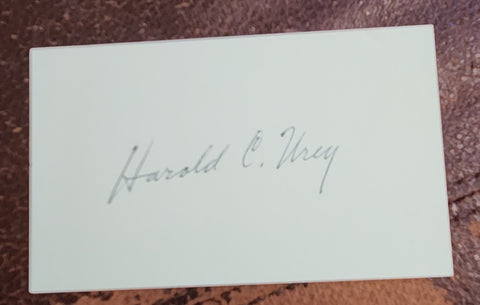 NOBEL PRIZE WINNING CHEMIST HAROLD UREY HAND SIGNED CARD D.1981