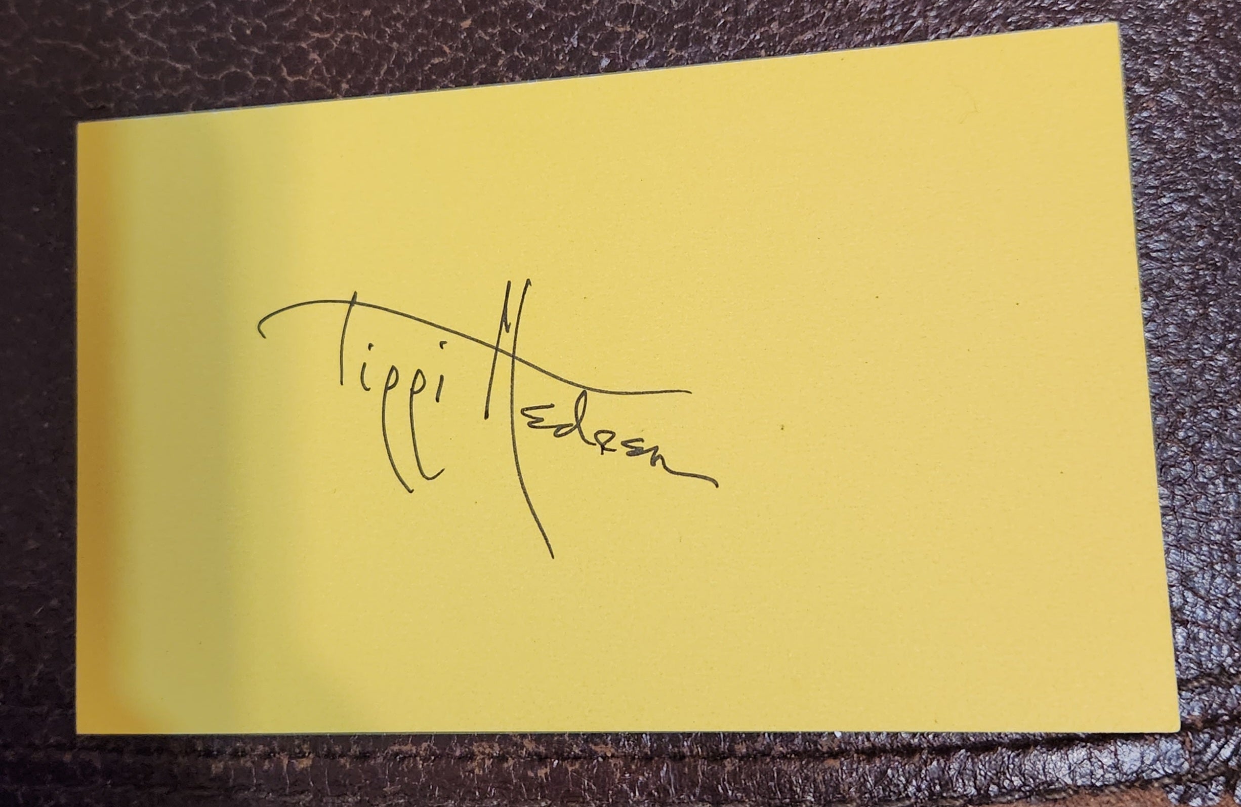 THE BIRDS ACTRESS TIPPI HEDREN HAND SIGNED CARD