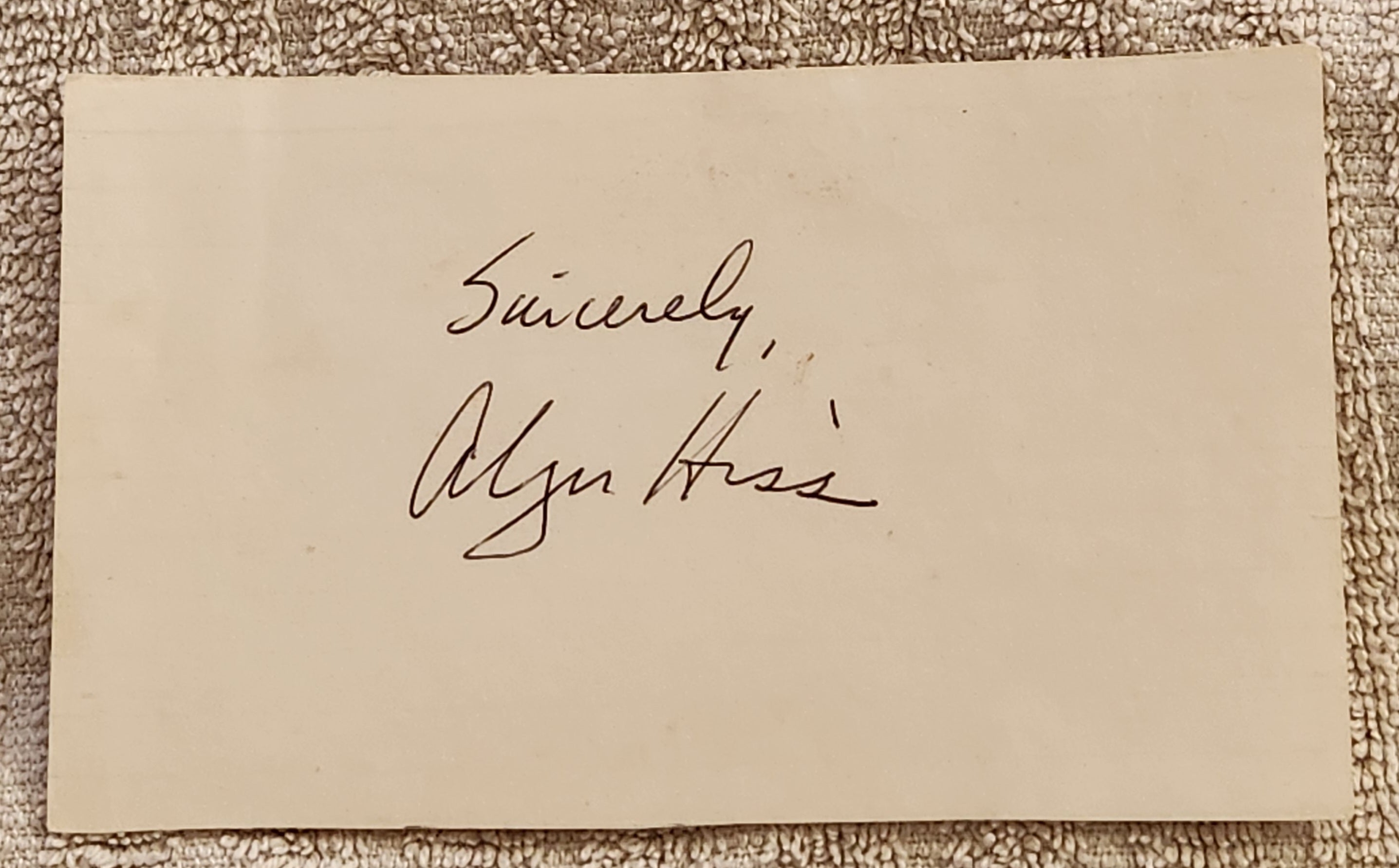 NOTORIOUS AMERICAN POLITICIAN SPY ALGER HISS HAND SIGNED CARD D.1996