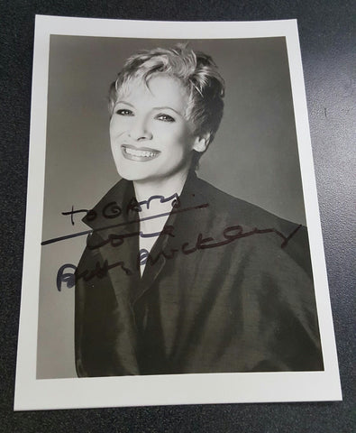 BROADWAY LEGEND BETTY BUCKLEY HAND SIGNED 5x7" PHOTO