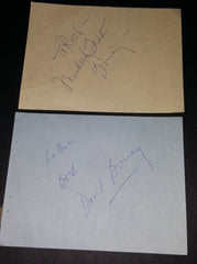 ONE TIME HUSBAND AND WIFE DAVID AND MEREDITH BAXTER BIRNEY SIGNED PAGES AND NICE 5X7" PRINT