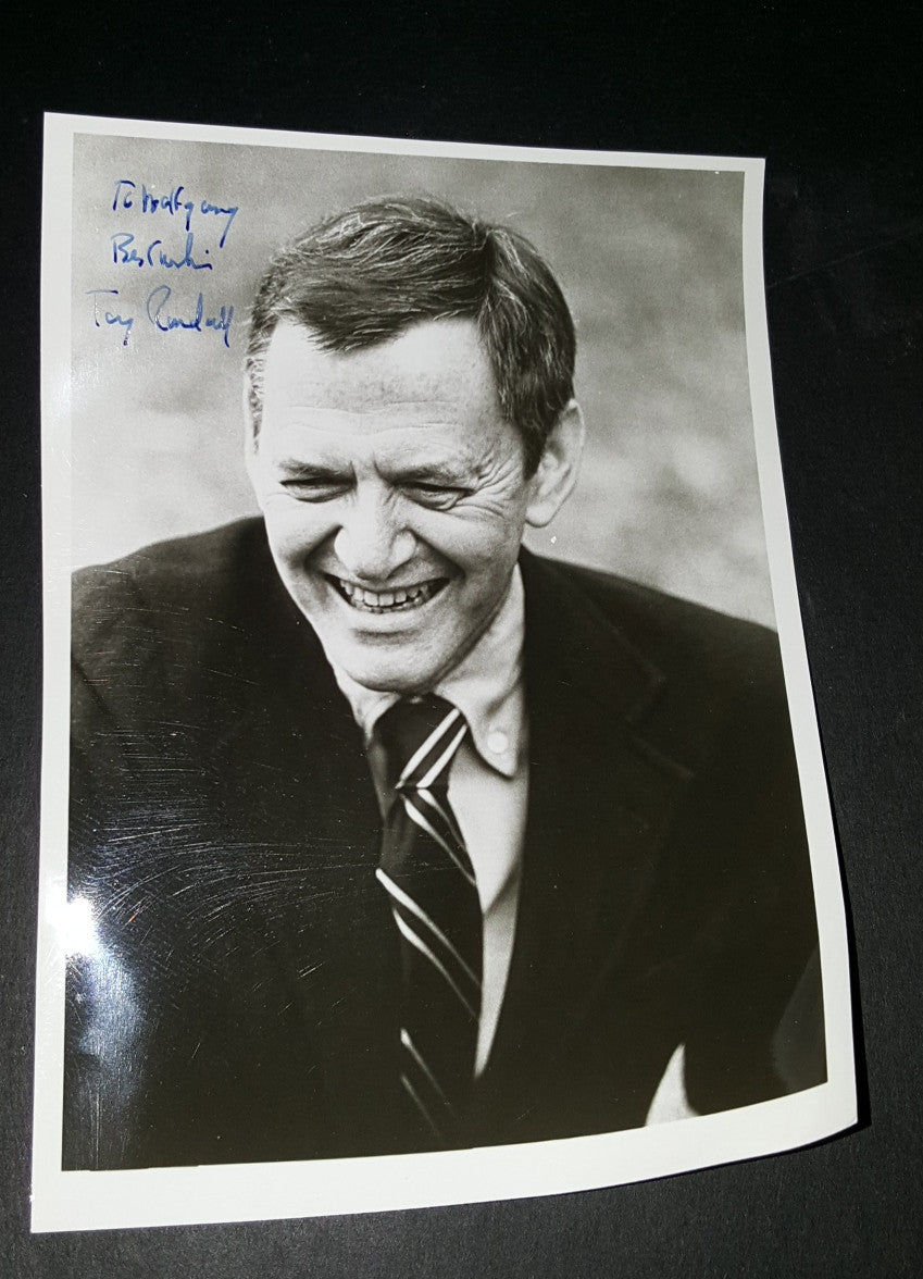 ACTOR COMEDIAN TONY RANDALL HAND SIGNED 7X9" PHOTO D.2004