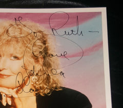 "DOWNTOWN" SINGER PETULA CLARK HAND SIGNED 8X10 PHOTO