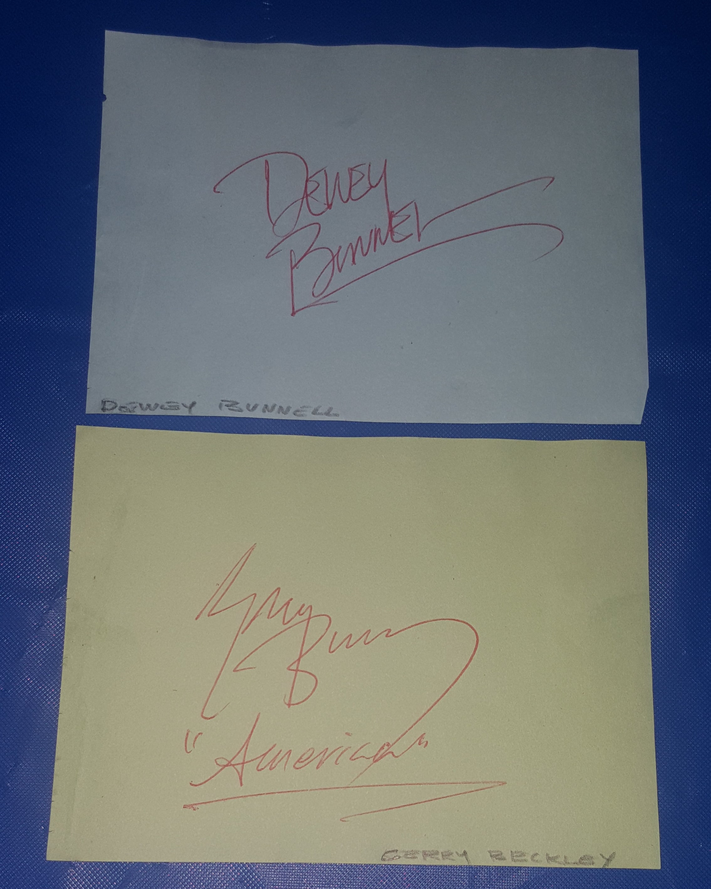 THE BAND "AMERICA" FOUNDERS DEWEY BUNNELL AND GERRY BECKLEY HAND SIGNED PAGES