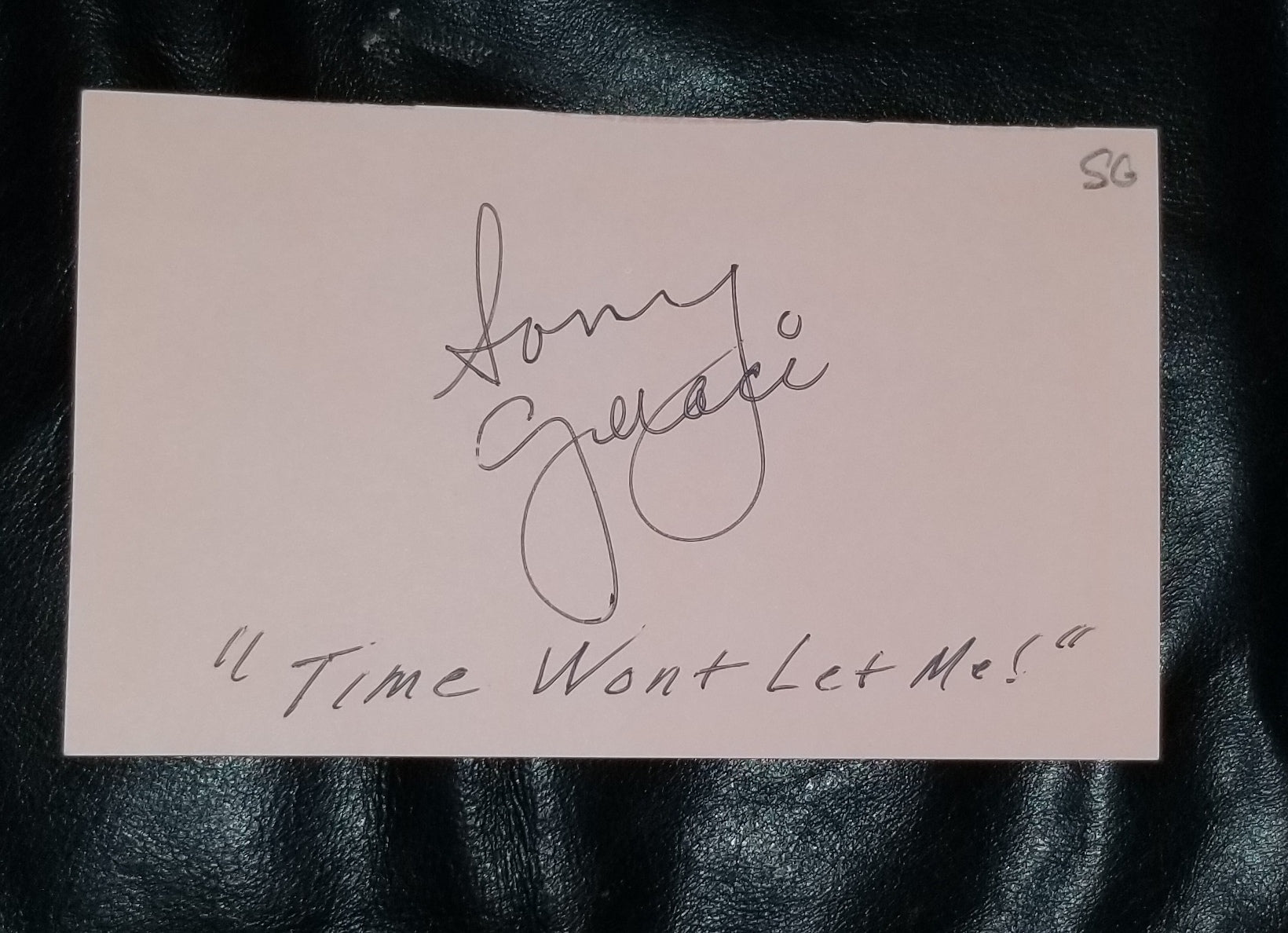 "THE OUTSIDERS" LEAD SINGER SONNY GERACI HAND SIGNED CARD RIP