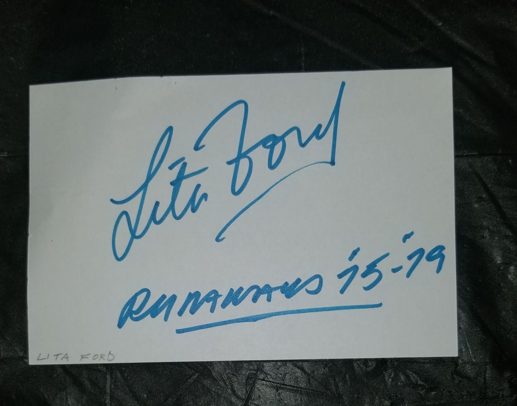 ROCK GODDESS AND MEMBER OF THE RUNAWAYS LITA FORD HAND SIGNED CARD