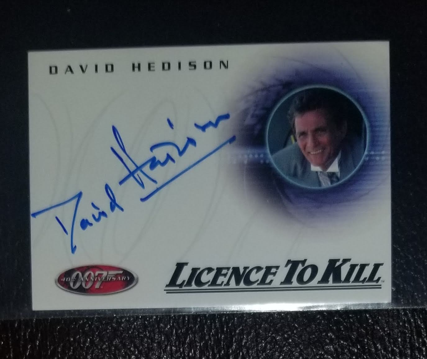 DAVID HEDISON CERTIFIED HAND SIGNED JAMES BOND 007 TRADING CARD