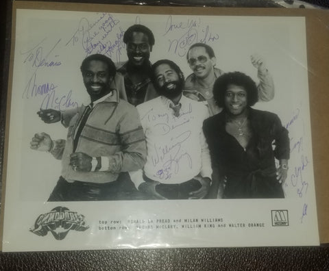 5X COMMODORES HAND SIGNED VINTAGE 8X10 PHOTO RONALD LAPREAD, MILAN WILLIAMS, THOMAS MCLARY, WILLIAM KING AND CLYDE (WALTER ORANGE)