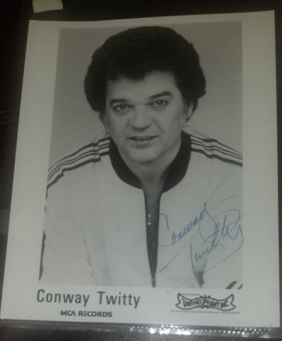 SINGER CONWAY TWITTY RARE FULL SIGNATURE 8X10 PHOTO D.1993