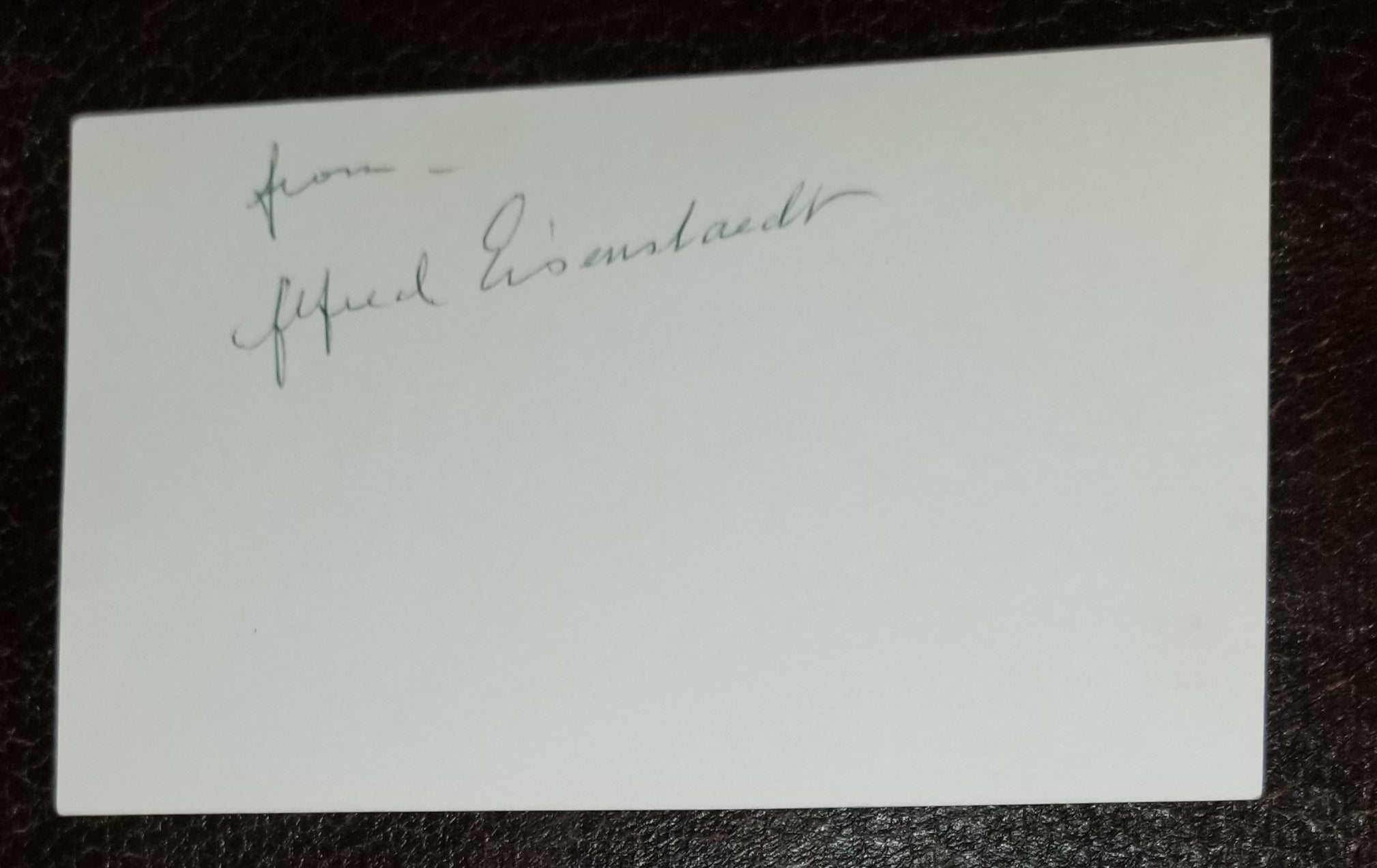 LEGENDARY PHOTOGRAPHER ALFRED EISENSTAEDT HAND SIGNED CARD D.1995