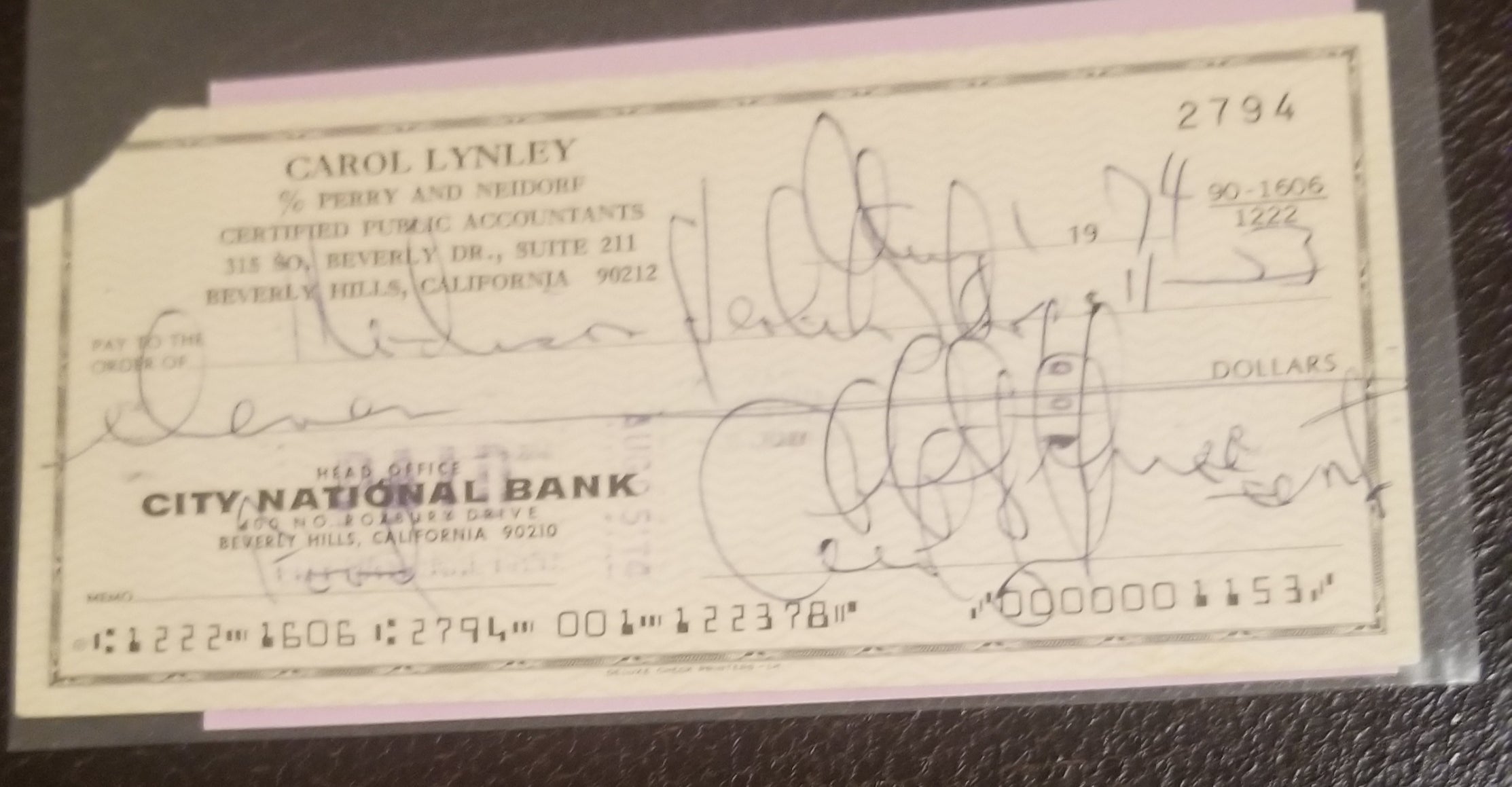 ACTRESS MODEL CAROL LYNLEY HAND SIGNED CHECK D.2019