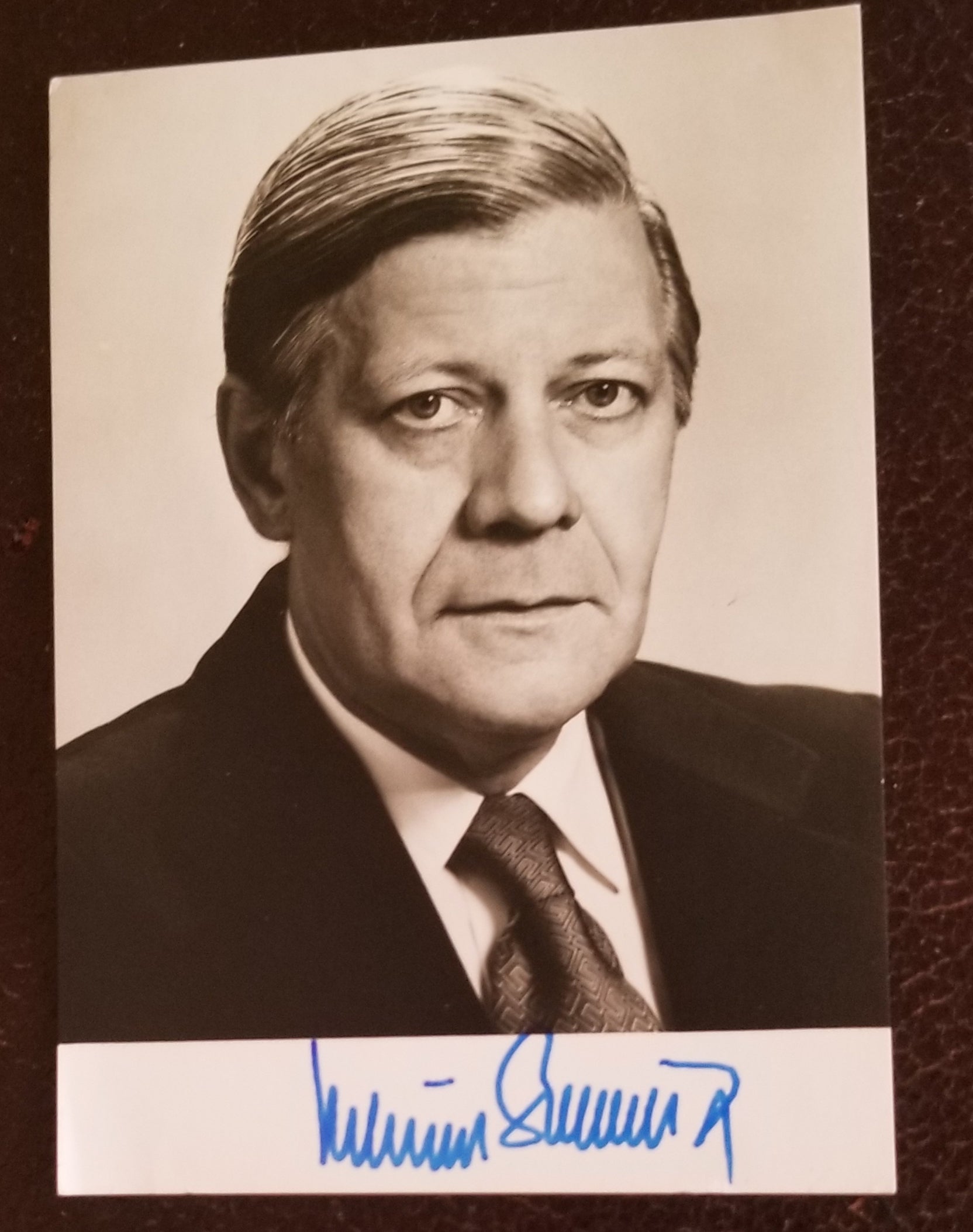 WEST GERMAN CHANCELLOR HELMUT SCHMIDT HAND SIGNED 5X7" PHOTO D.2015