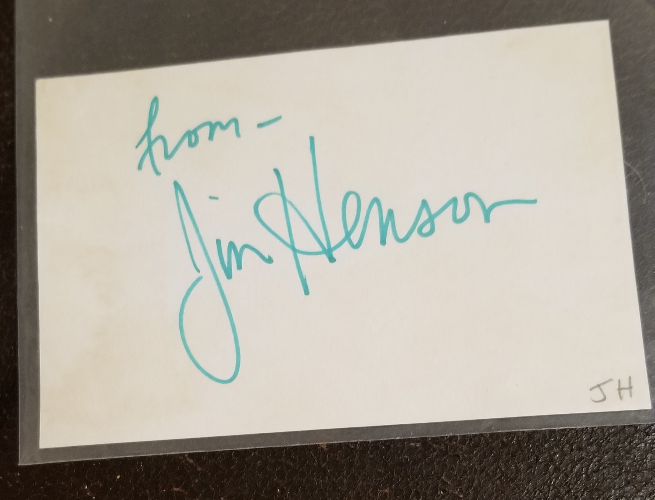 GREAT MUPPETS CREATOR JIM HENSON HAND SIGNED CARD D.1990