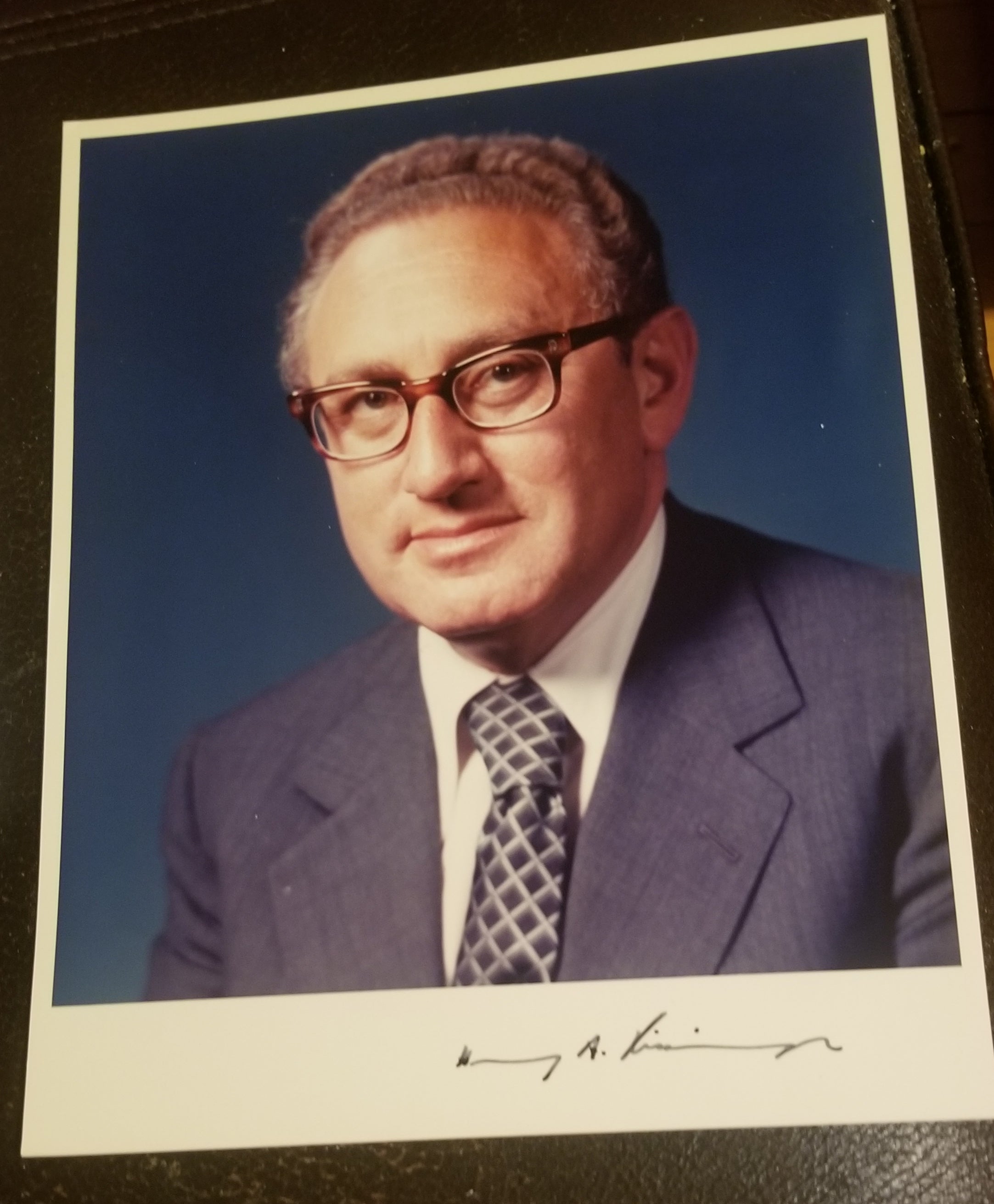 POLITICIAN HENRY KISSINGER HAND SIGNED VINTAGE 8X10 PHOTO