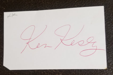 ONE FLEW OVER THE CUCKOO'S NEST AUTHOR KEN KESEY HAND SIGNED CARD D.2001