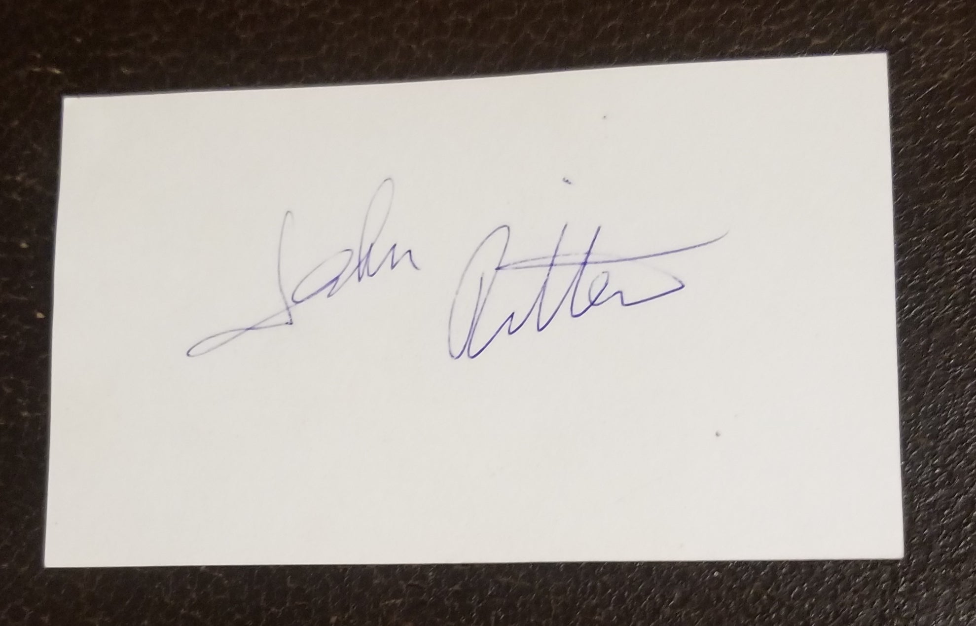 THREE'S COMPANY STAR JOHN RITTER HAND SIGNED CARD D.2003