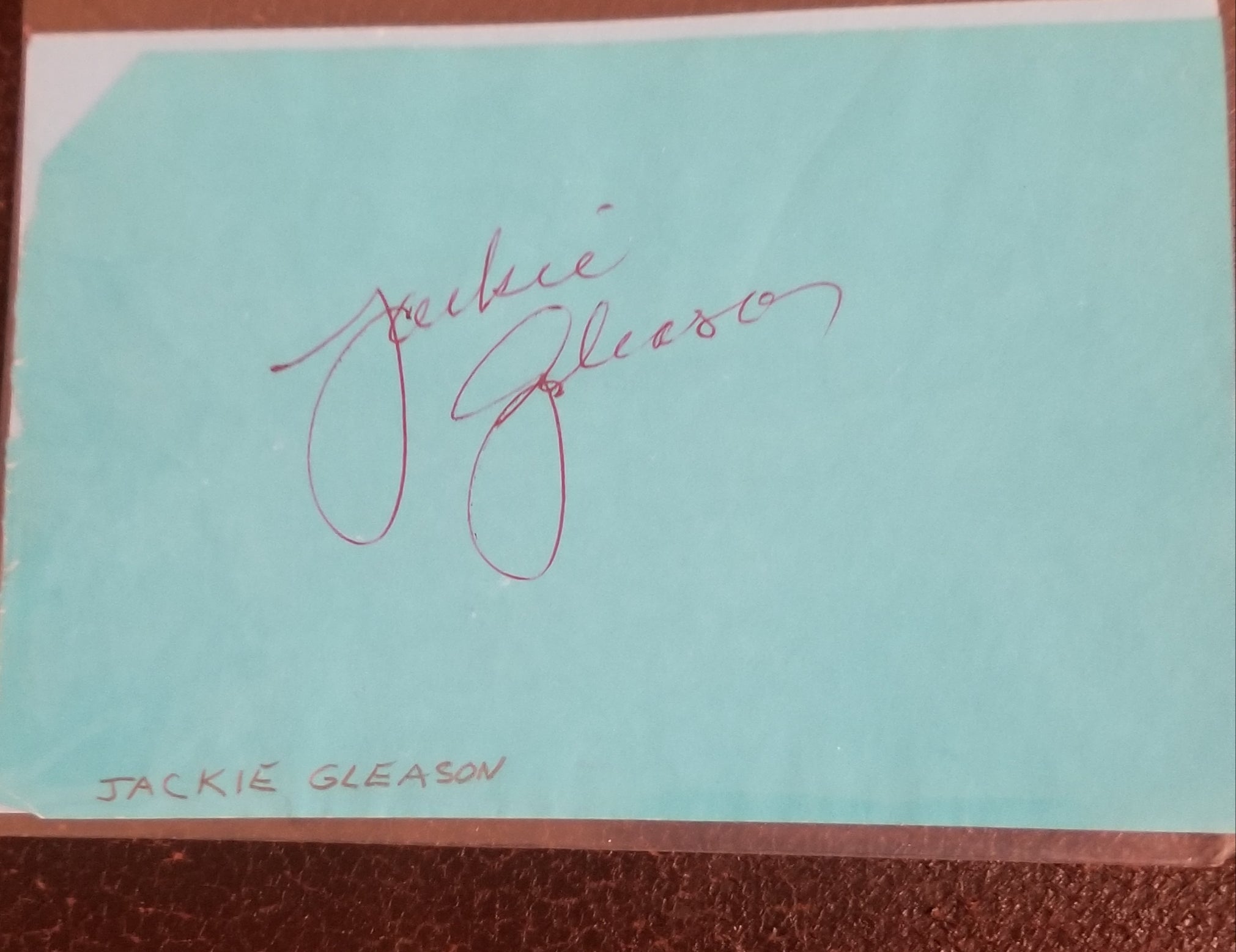 COMEDY LEGEND JACKIE GLEASON HAND SIGNED PAGE D.1987