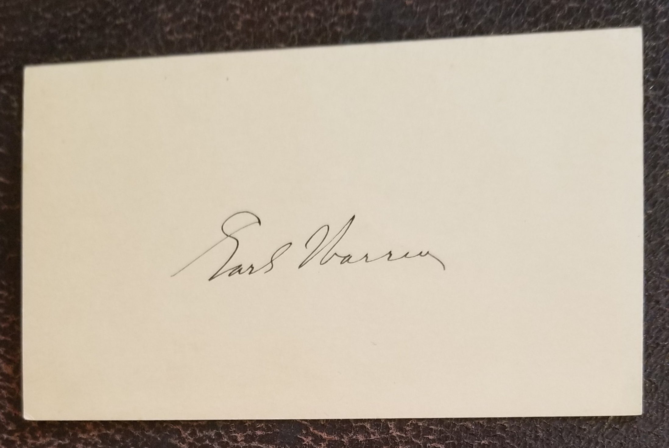 SUPREME COURT CHEIF JUSTICE EARL WARREN HAND SIGNED CARD D.1974