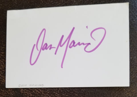 DOLPHINS GREAT QUARTERBACK DAN MARINO HAND SIGNED CARD