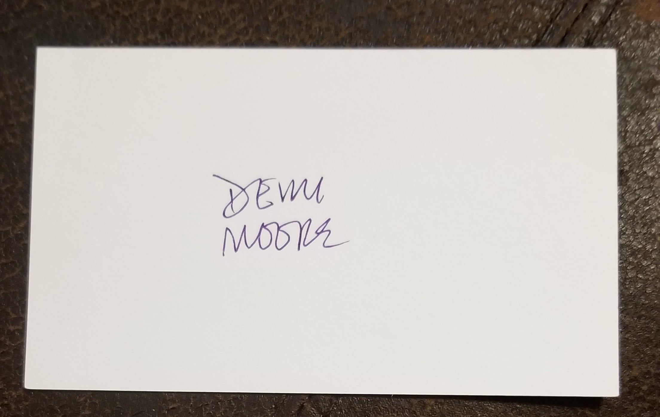 BEAUTIFUL ACTRESS DEMI MOORE HAND SIGNED CARD