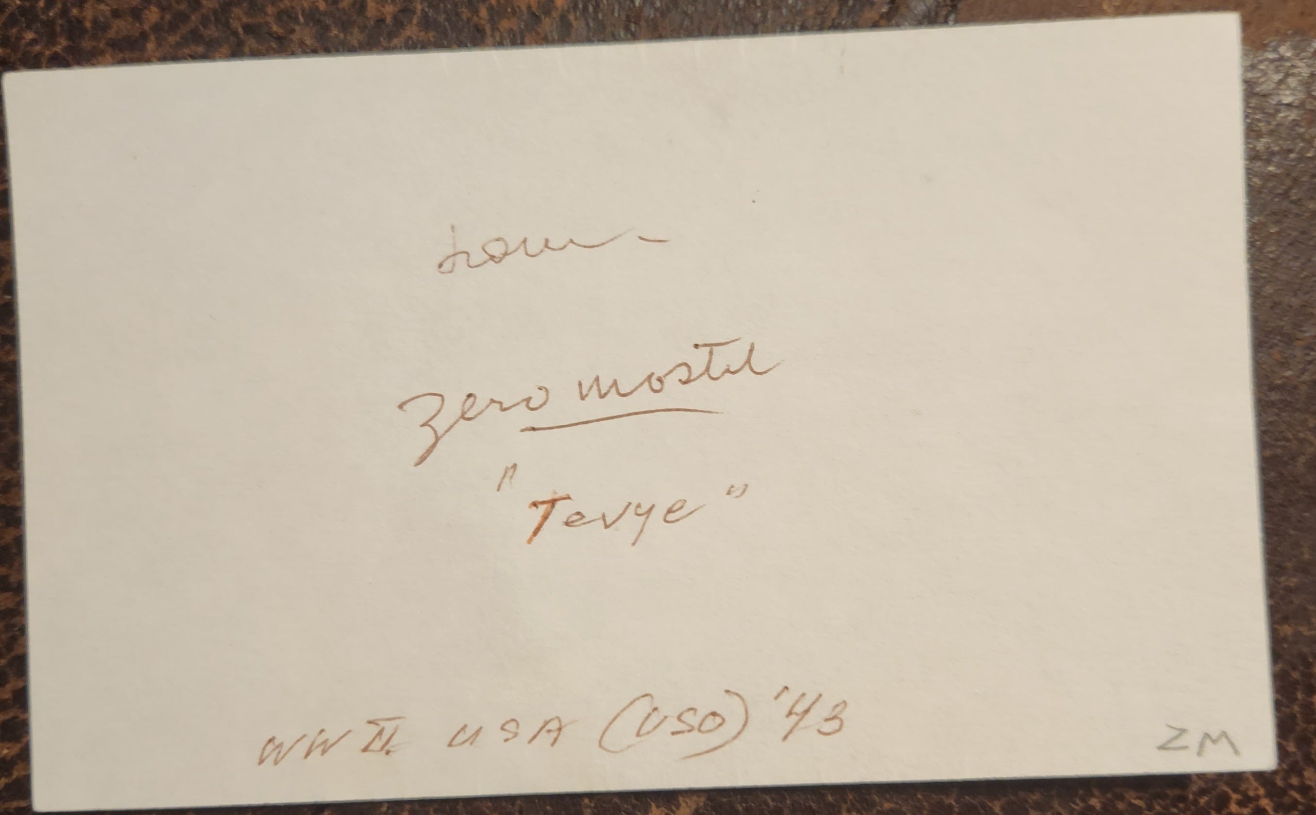 ACTOR ZERO MOSTEL HAND SIGNED CARD D.1977 FIDDLER ON THE ROOF