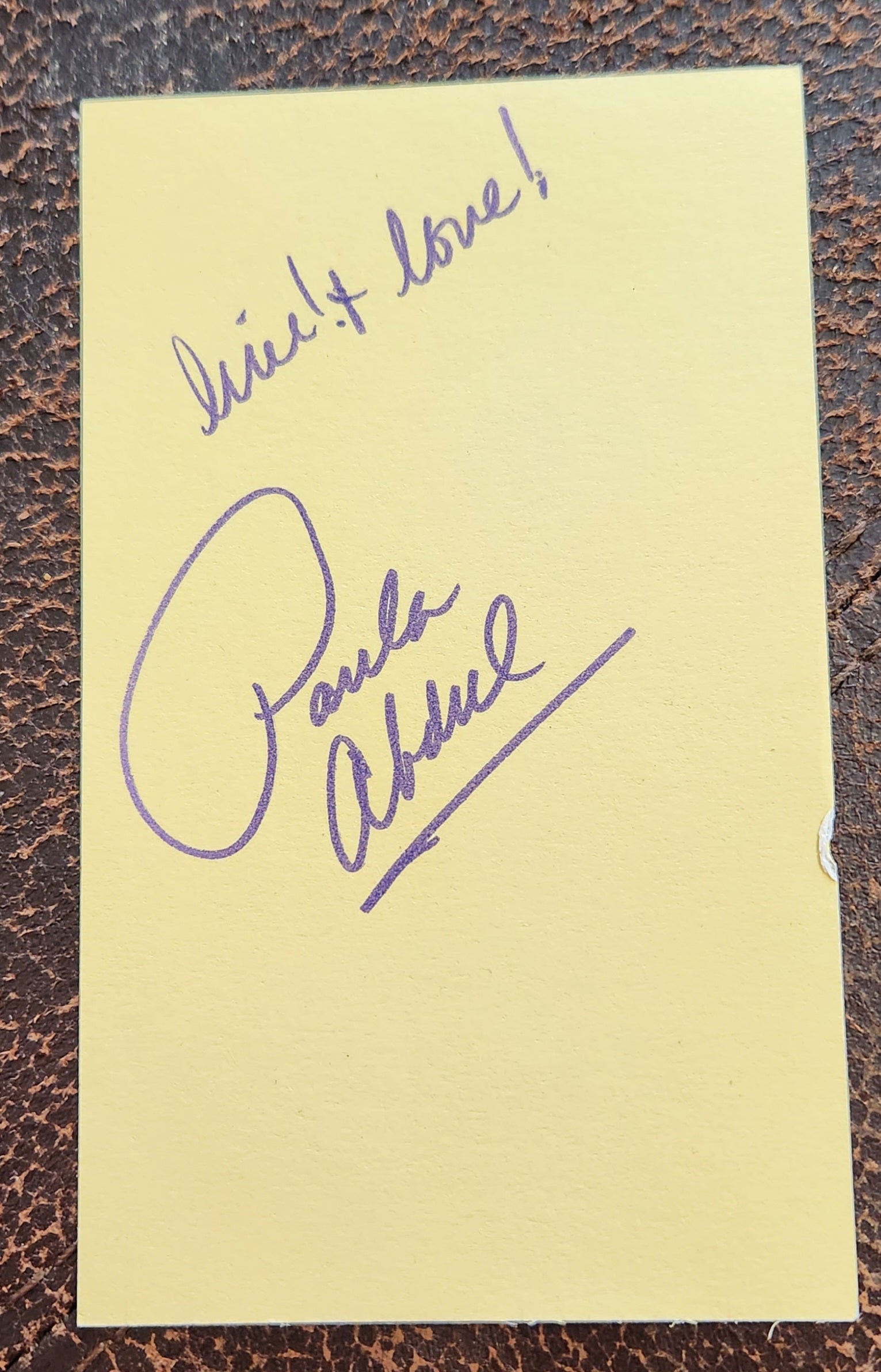 POP SINGER DANCER PAULA ABDUL HAND SIGNED CARD