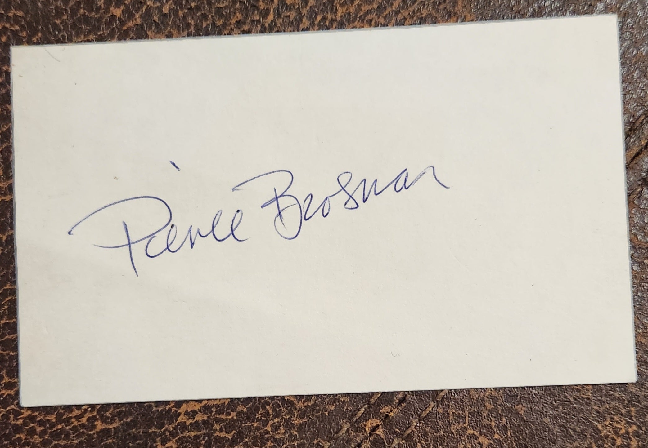 JAMES BOND ACTOR PIERCE BROSNAN HAND SIGNED CARD