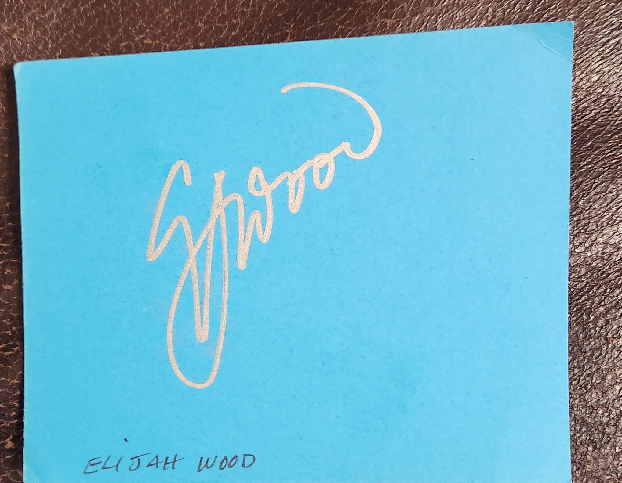 LORD OF THE RINGS ACTOR ELIJAH WOOD HAND SIGNED CARD