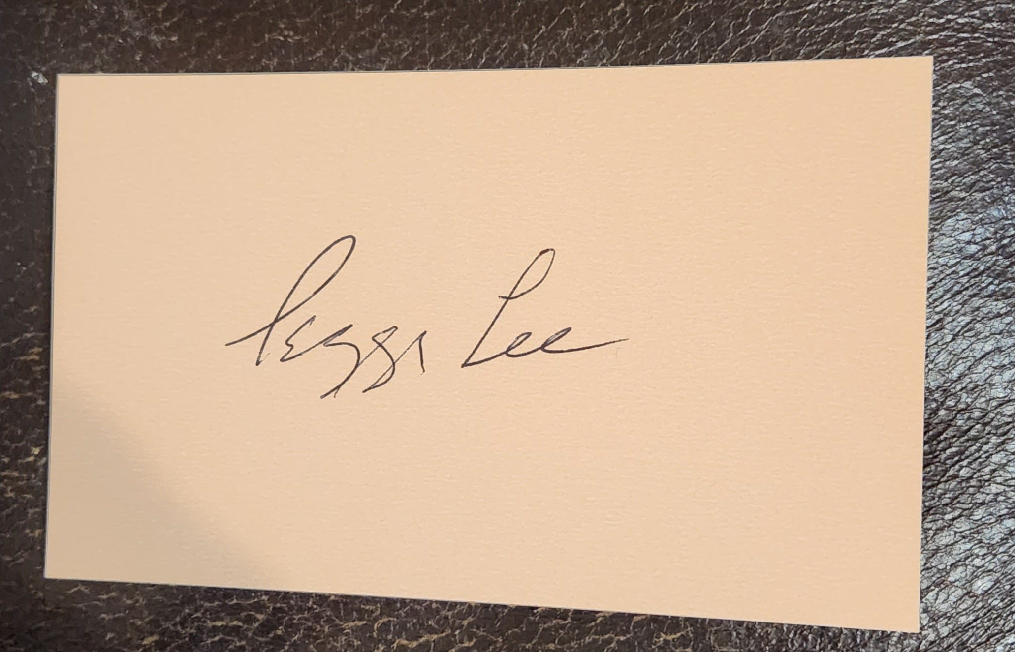 "FEVER" SINGER PEGGY LEE HAND SIGNED CARD D.2002