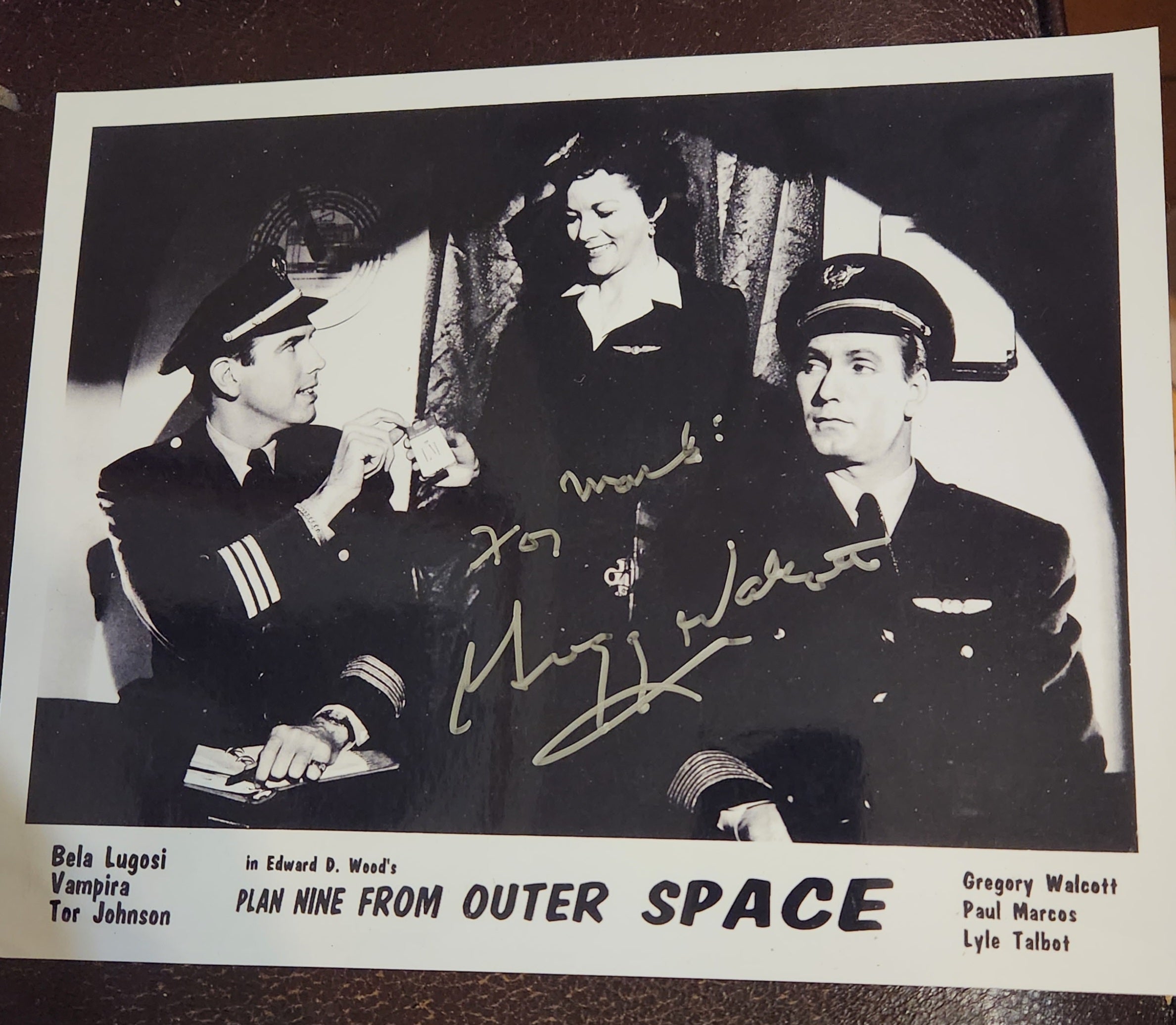 ACTOR GREGORY WALCOTT HAND SIGNED 8X10 PLAN NINE FROM OUTER SPACE PHOTO D.2015