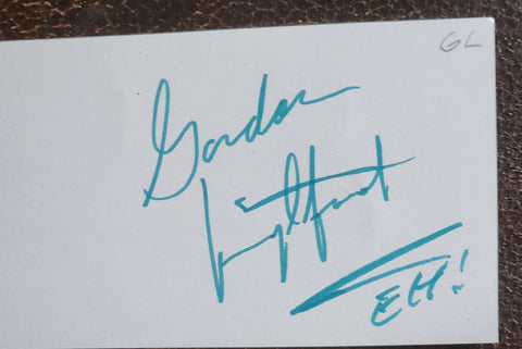 FOLK ROCK LEGEND GORDON LIGHTFOOT HAND SIGNED CARD