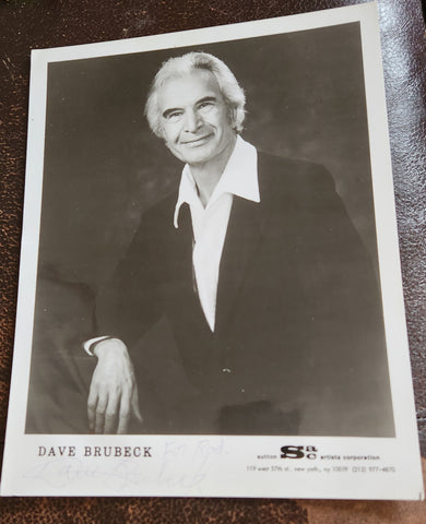 JAZZ GREAT DAVE BRUBECK HAND SIGNED 8X10 PHOTO