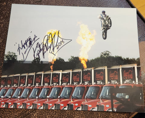 AMERICAN MOTORCYCLE DAREDEVIL AND STUNTMAN ROBBIE KNIEVEL HAND SIGNED 8X10 PHOTO RIP